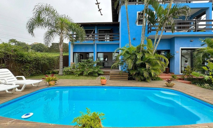 Vila Nova Casa | Ampla Casa com piscina a 100m da Praia da Vila Nova - IMB001