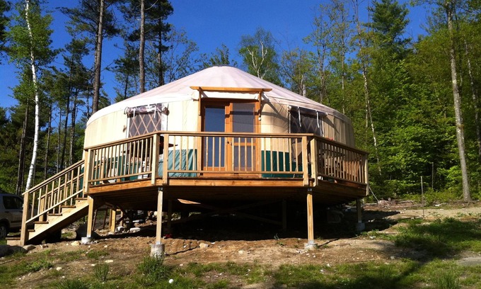 Elizabethtown Cabina | Una aventura de toda la vida: Adirondack Modern Yurt / Cabin en 15 acres