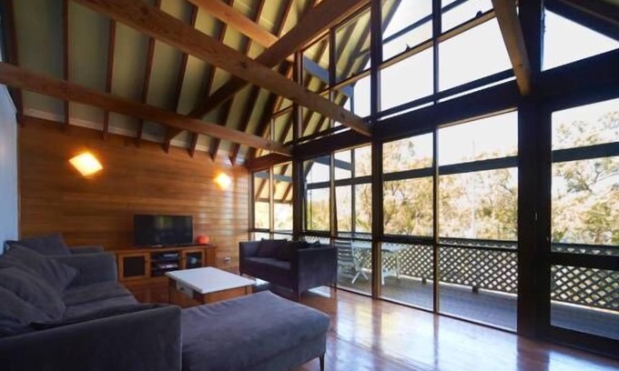 Bar Point Casa | Una escapada de estilo isleño - Impresionante roble A-marco Casa frente al mar Acceso por agua