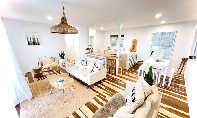 Dunwich Casa | An original miners shack on Minjerribah;