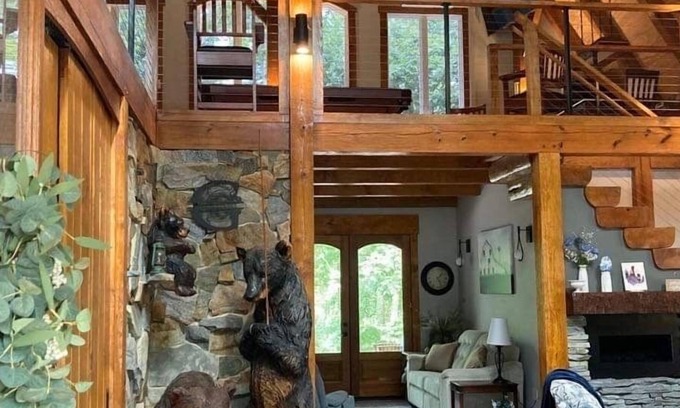 Raleigh Otro | An owner-built custom timber, pegged barn-like home made ala’ Amish style!