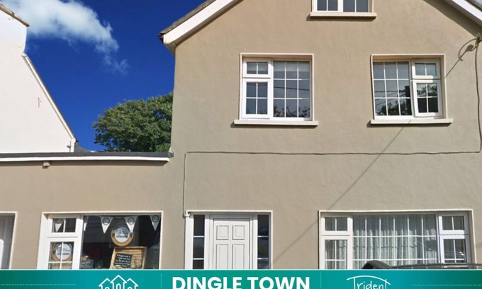 Dingle Casa | An Searrach Holiday Home Dingle by Interhome