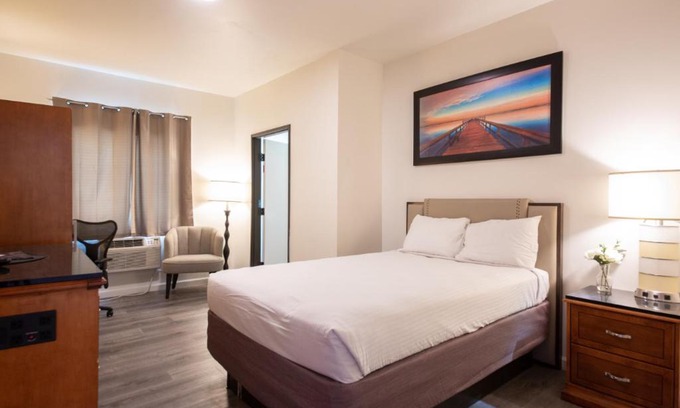 Harbor Hotel | Anchor Pointe Inn