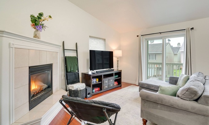 Campbell Park Condominio | Anchorage Condo w/ Mountain View: 6 Mi to Downtown