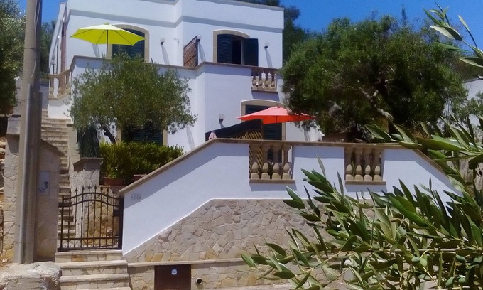 Marina di Andrano Casa | ANDRANO. Ubicación CUEVA VERDE. Villa con vistas al mar