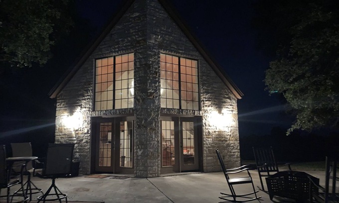 San Saba Casa | ANTLER OAKS CABIN