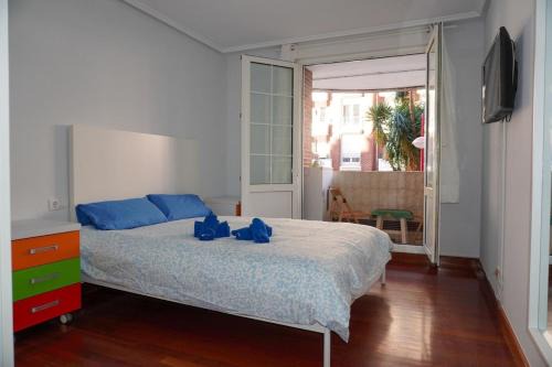 Castro Urdiales Apartamento | Apartamento con piscina a 100 m de la playa