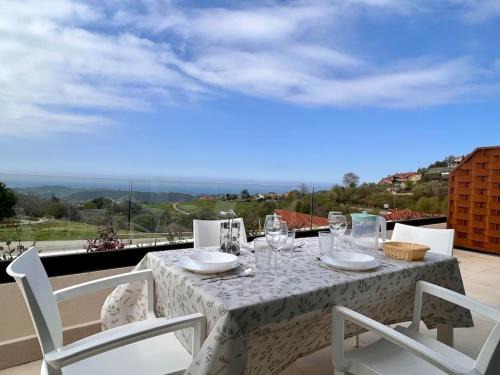 Udias Apartamento | Apartamento Puerta de Comillas - Monabri