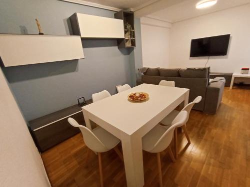 Las Campas y San Claudio Apartamento | Apartamento Tito Oviedo 621A