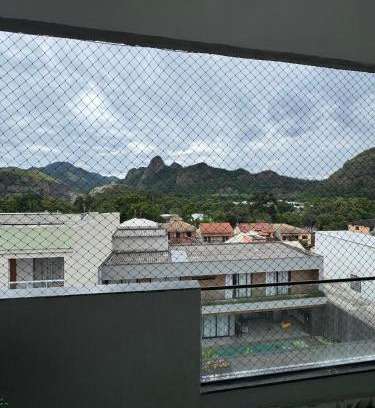Jacarepagua Apartamento | Apartamento vista montanha