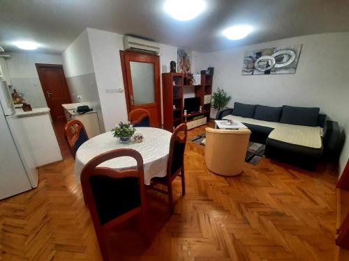 Kraljevo Apartamento | Apartmani Konak 2
