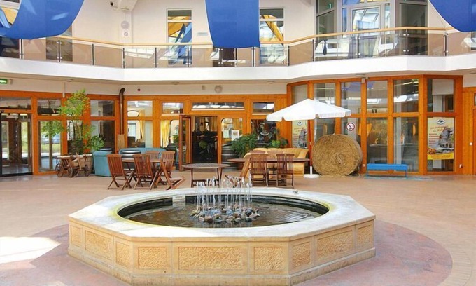 Raben Steinfeld Apartamento | Apartment in Schwerin with a bike store