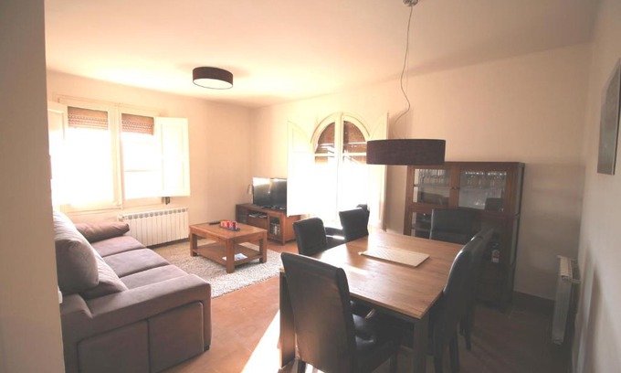 Cardona Apartamento | Apartment Market Square