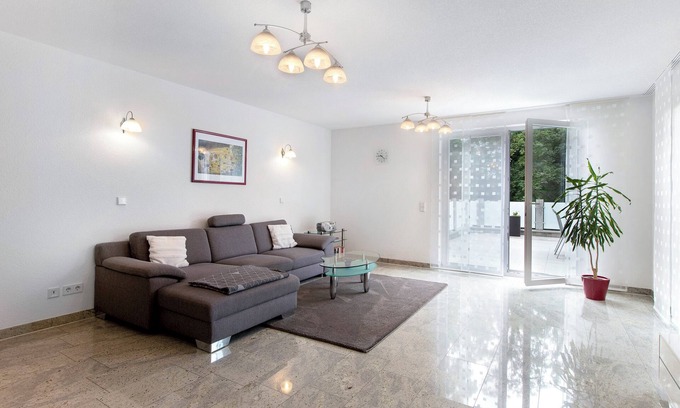 Loerrach Apartamento | Apartamento 'Ferienwohnung Milita' con terraza privada, balcón y Wi-Fi