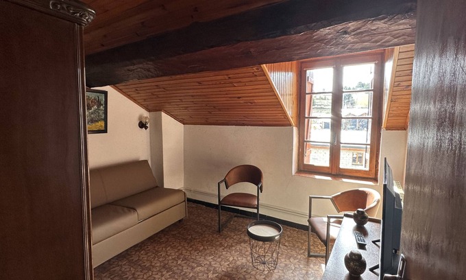Fontrabiouse Apartamento | Apartment on 3rd floor of a village house