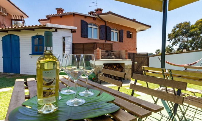 Su Forti Casa | Apartamento 'Sa Domu Manna' con vistas al mar, terraza, jardín compartido y Wi-Fi