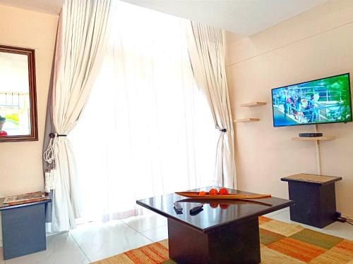 Harare Apartamento | Apartment Sleeps 2 with Queen Bed