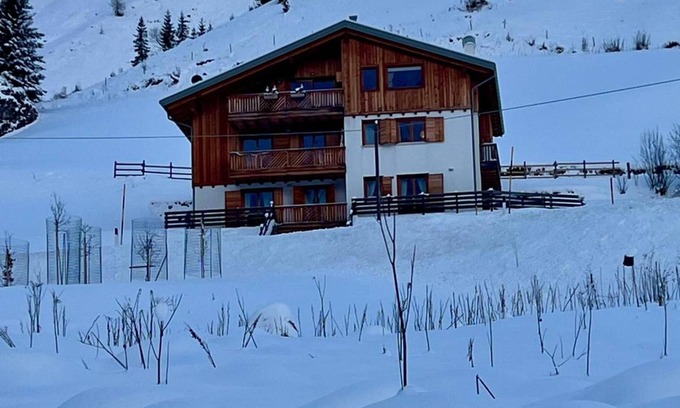 Colle Santa Lucia Apartamento | Apartamento 'Sunny Arabba' con vistas a la montaña, jardín privado y Wi-Fi