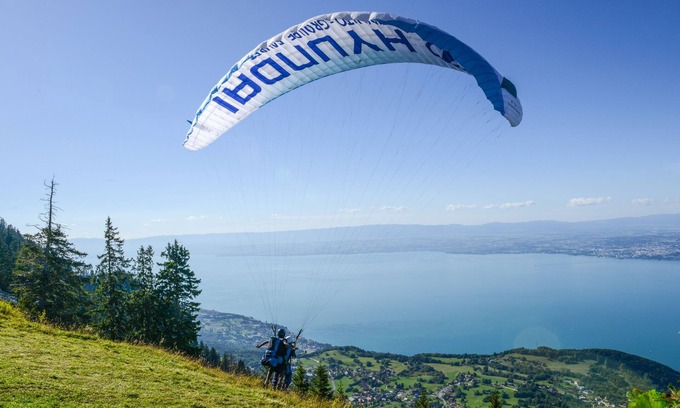 Thollon-les-Memises Apartamento | Apartment with a balcony view on lake Geneva
