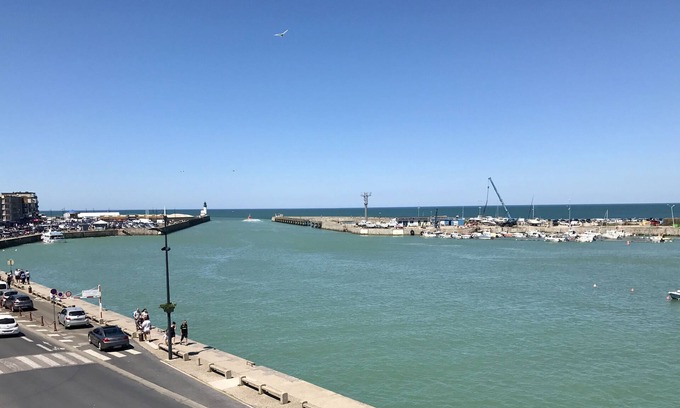 Le Treport Apartamento | Apartamento con terraza para 4 con una magnífica vista del puerto de Tréport.