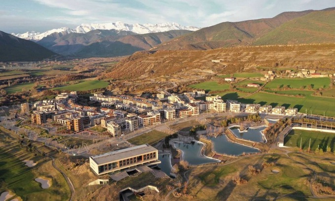 Abena Apartamento | Apartamento con vistas al Pirineo con Wifi y Netflix gratis