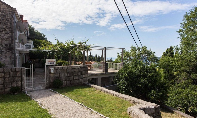 Trsteno Apartamento | Apartments Anka - One-Bedroom Apartment with Balcony and Sea View