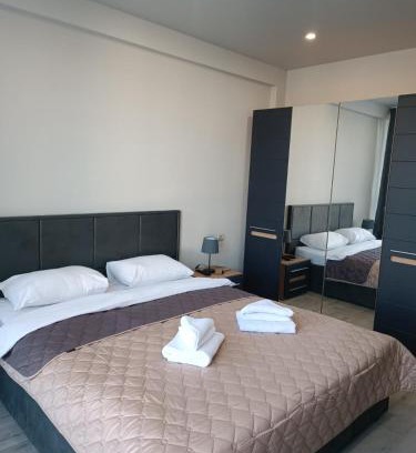 Mukachevo Apartamento | Apartments Domovik Квартира на 4 гостя, Миру 11 с кв 3