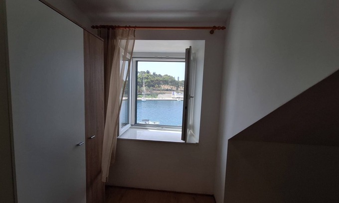 Maslinica Apartamento | Apartments Neptun (101461-A2) - Maslinica