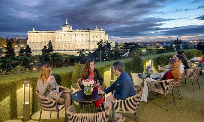 Moncloa-Aravaca Apartamento | Apartosuites Jardines de Sabatini