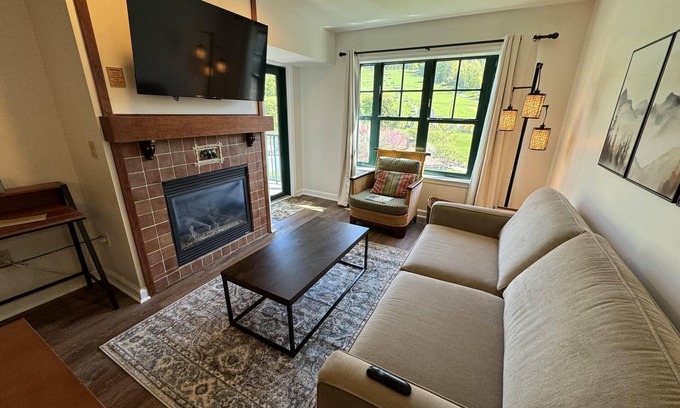 Vernon Condominio | Appalachian @ Mtn Creek Pool Hot Tubs Sauna Gym Deck Mtn Front #330