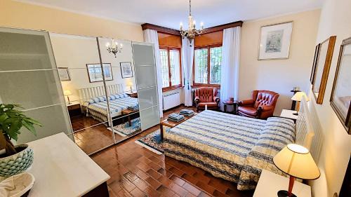 Senigallia Apartamento | Appartamento in Villa Iris, con Patio ad Uso Esclusivo, Parcheggio Privato in Giardino, in Centro Città