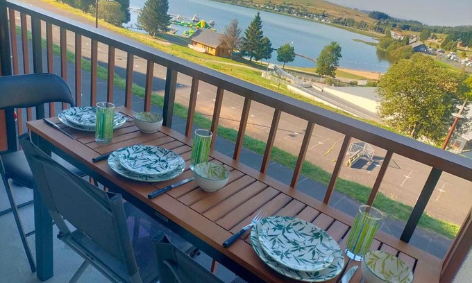 Besse-et-Saint-Anastaise Apartamento | Appartement situé en plein centre à deux pas des pistes.