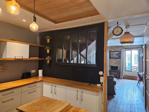 Salies-de-Bearn Apartamento | Appartement authentique et chaleureux au cœur de Salies-de-Béarn, dans le quartier historique avec commerces et restaurants au pied, à deux pas des thermes