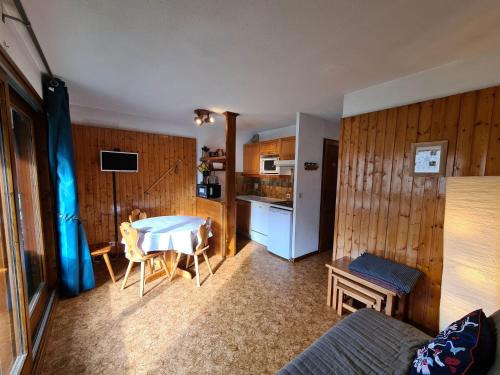 Areches Apartamento | Appartement centre village, 4 personnes, 2 chambres - OPI19