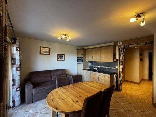 Les Carroz-d'Araches Apartamento | Appartement cosy 6 personnes avec garage, terrasse et wifi au cœur du village, proche pistes et commerces - FR-1-572-251