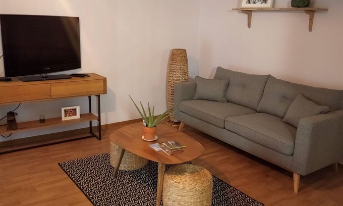 Trelissac Apartamento | Appartement Rénové Avec Balcon Terrasse, Parking Privé et Piscine Partagée