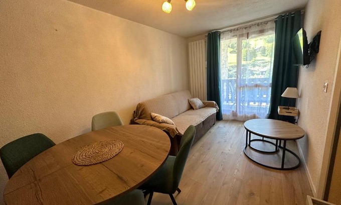 Areches Apartamento | Appartement rénové plein centre, 4 personnes, 1 chambre, 1 coin montagne - VLI37