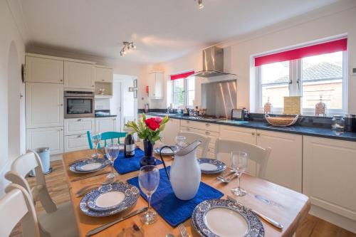 Aldeburgh Casa | April Cottage, Aldeburgh - Close to Aldeburgh beach and High Street - Managed by Aldeburgh Coastal Cottages