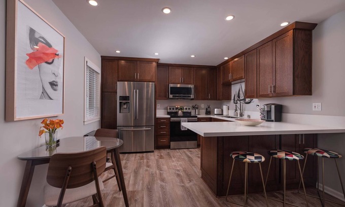 Carpinteria Apartamento | Apt 7: Cozy Contemporary Family Beach Apartment