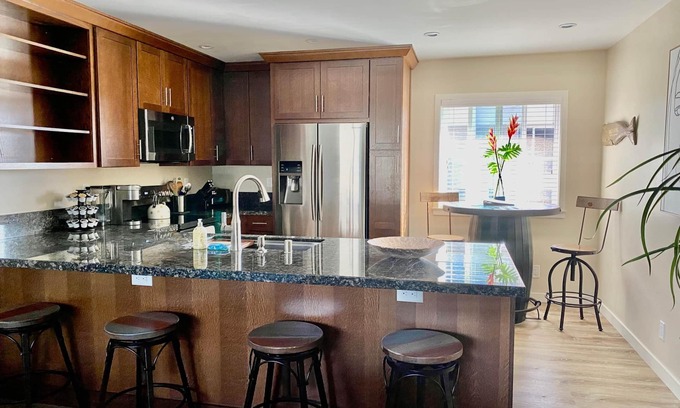 Carpinteria Apartamento | Apt 9: Beautiful apartment for families near a beach.