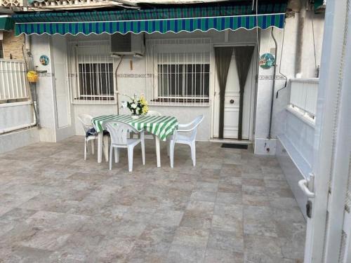 Santa Pola Apartamento | Apto con terraza y 2 dormitorios. 600 Megas wifi.
