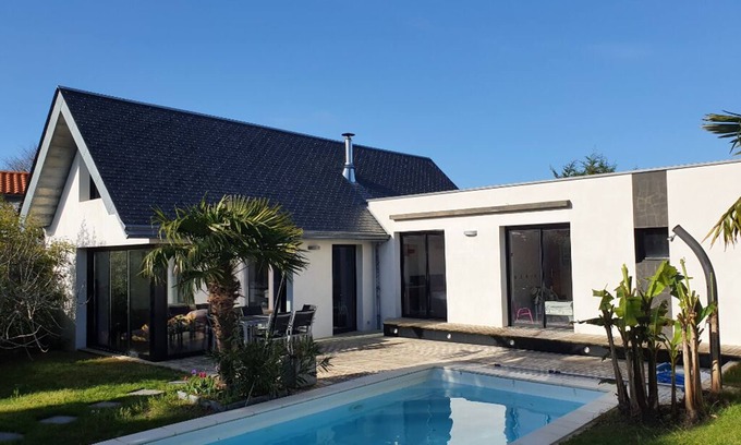 La Bernerie-en-Retz Casa | Architect-designed villa - Beach - 5mn from center of Pornic - Heated pool