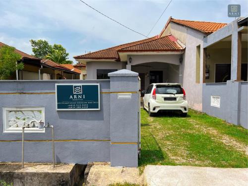 Kampung Jaya Casa | Arni Homestay - Mak Chili