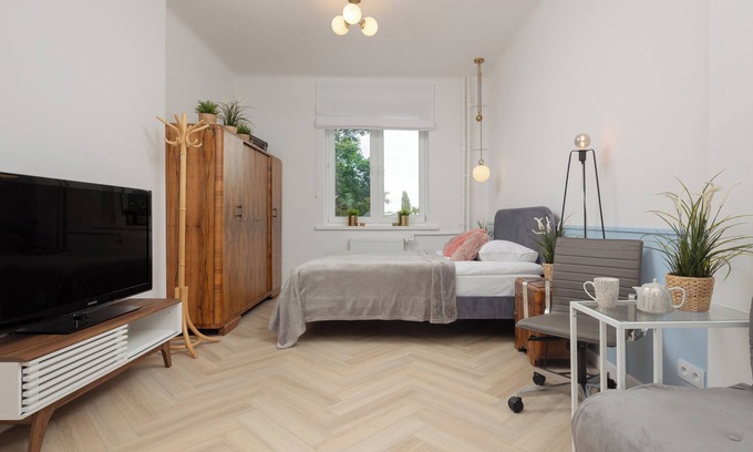 Muranow Apartamento | Art Deco Apartment Warsaw by Renters