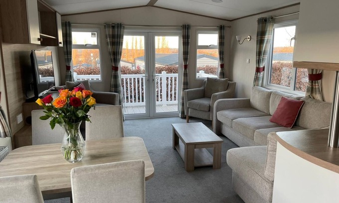 Hamworthy Casa | Arum dog friendly caravan on Rockley Park, Poole