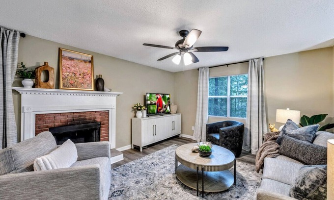 Acworth Casa | ATH - Comfortable 4BR Home for Extended Stay (rem)