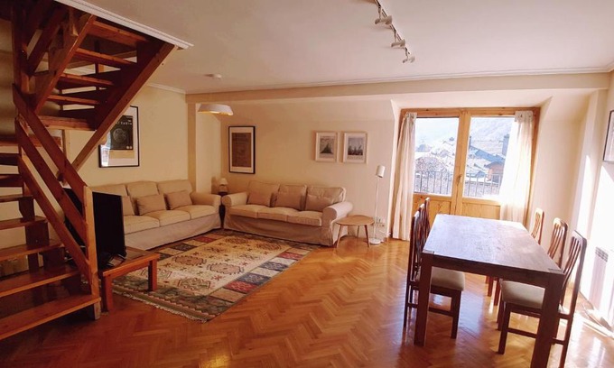 Biescas Apartamento | Atico duplex Urb La Viña en Biescas