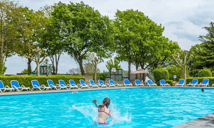 Municipality of Gulpen-Wittem Chalet De Esquí | Atmospheric Chalet With Dishwasher