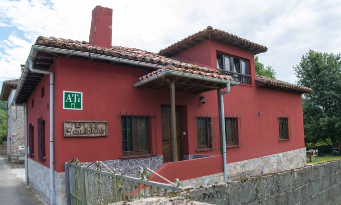 Peruyes Apartamento | Apartamento abuhardillado recién renovado y con terreno de uso exclusivo