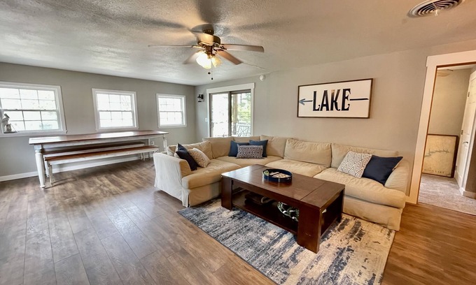 Sherrodsville Cabaña | Atwood Lake Large Family Retreat